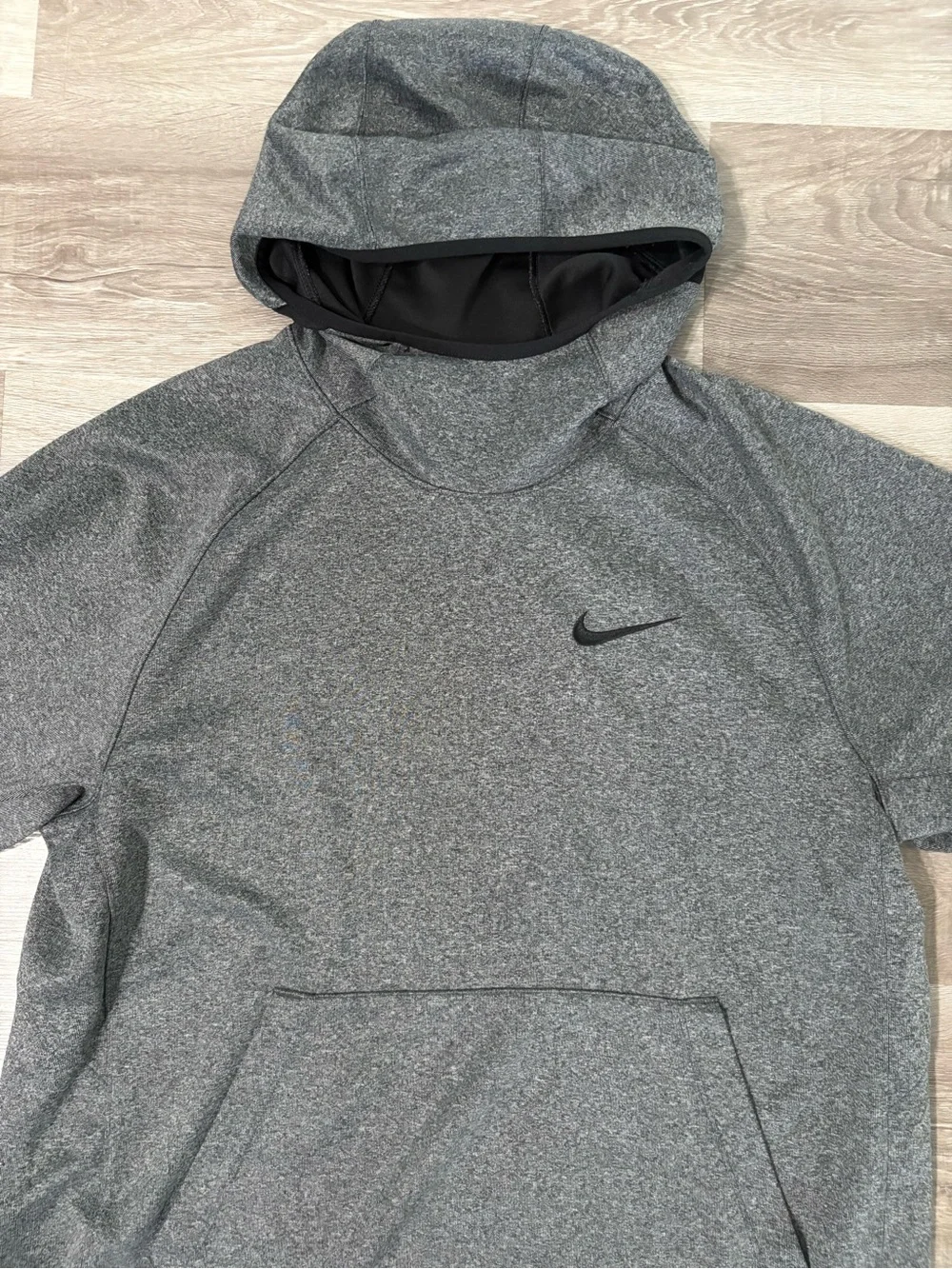 Nike men’s Short-Sleeve Performance Hooded Pullover - Gray